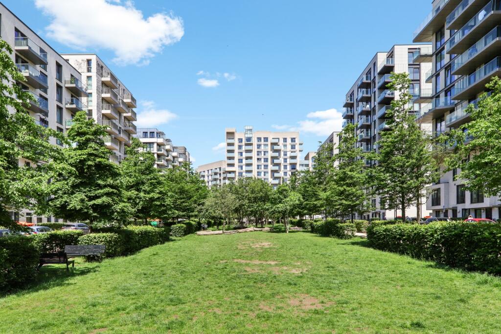 2 bedroom apartment at East Village - Image 24