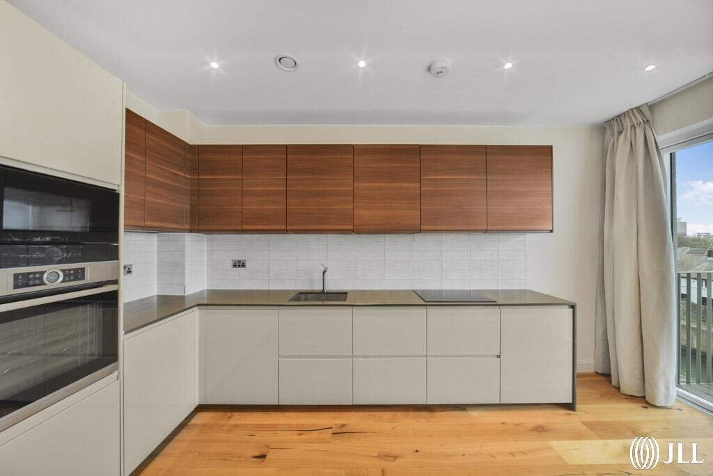 3 bedroom apartment at Sugar House Island - Image 2