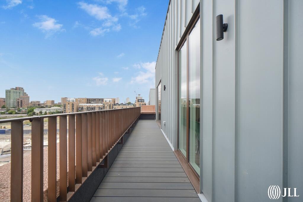 2 bedroom apartment at Sugar House Island - Image 14