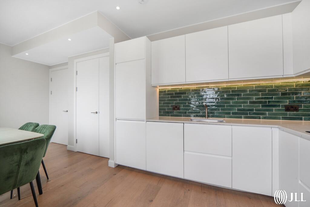 2 bedroom apartment at Sugar House Island - Image 21