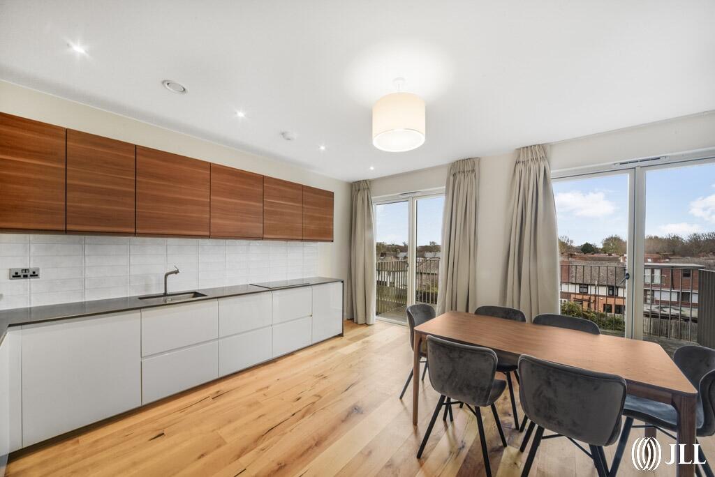 3 bedroom apartment at Sugar House Island - Image 3