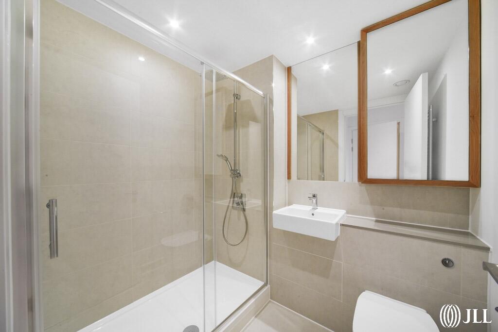 3 bedroom apartment at Sugar House Island - Image 8