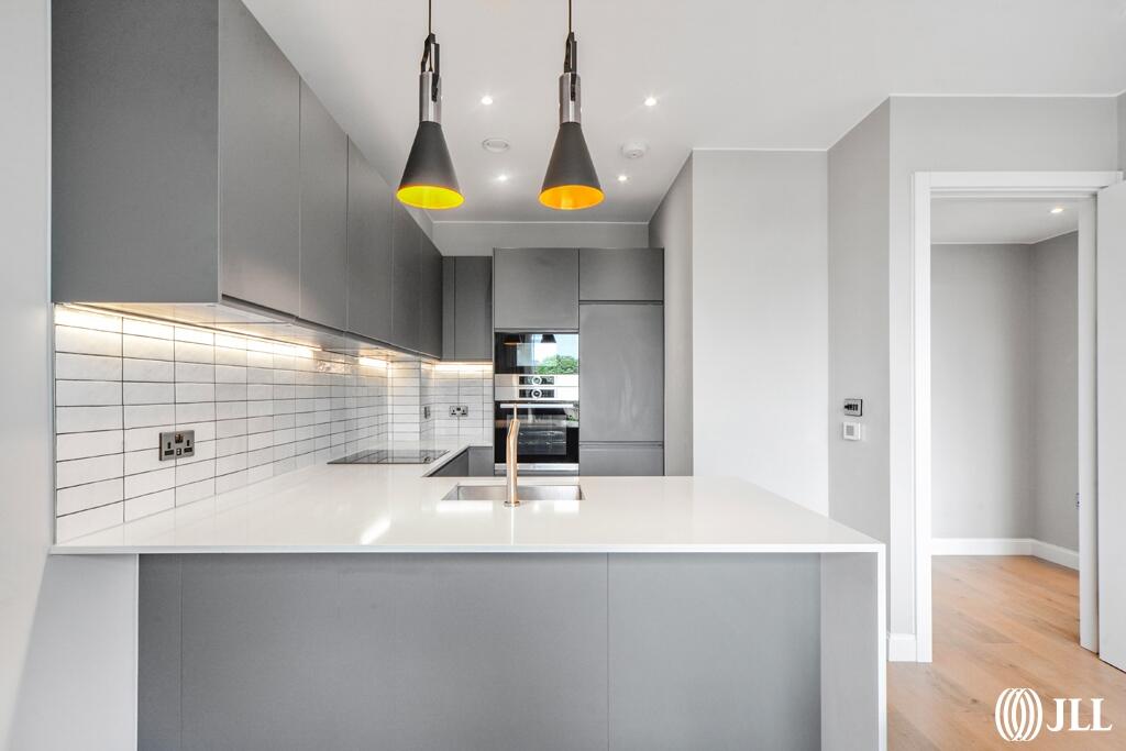 1 bedroom apartment at Sugar House Island - Image 10