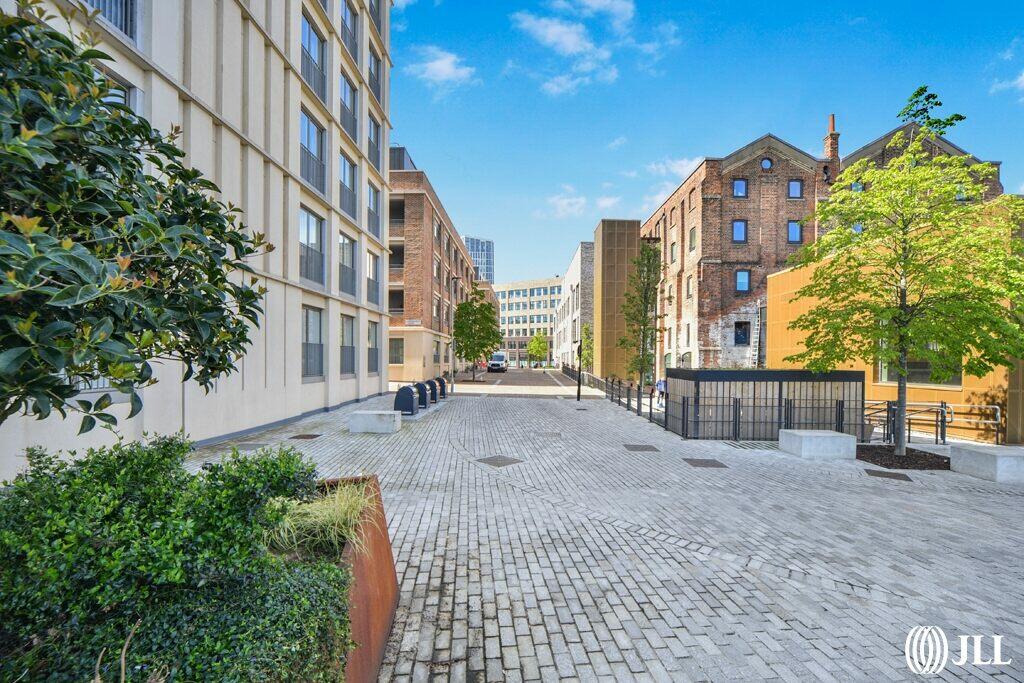 2 bedroom apartment at Sugar House Island - Image 18