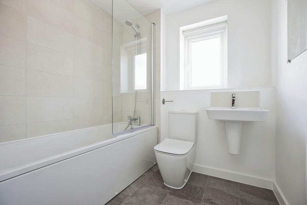 3 bedroom house at Norwood Quarter - Image 5