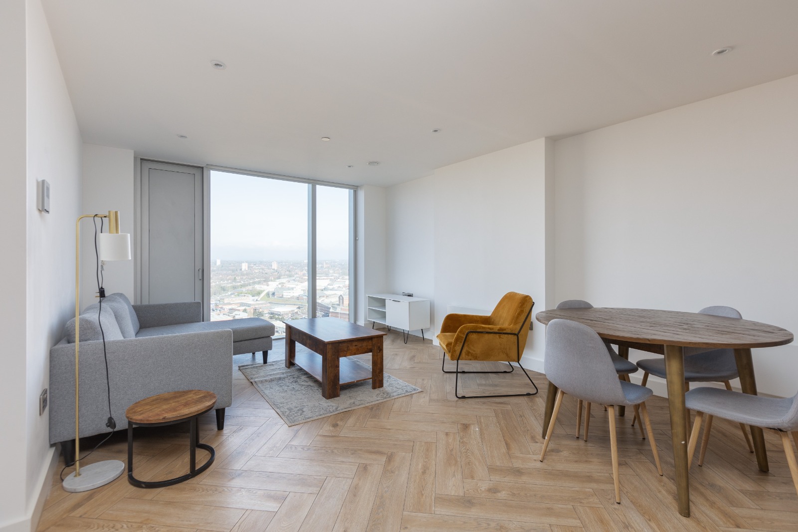 3 bedroom apartment at Anaconda Cut - Image 2