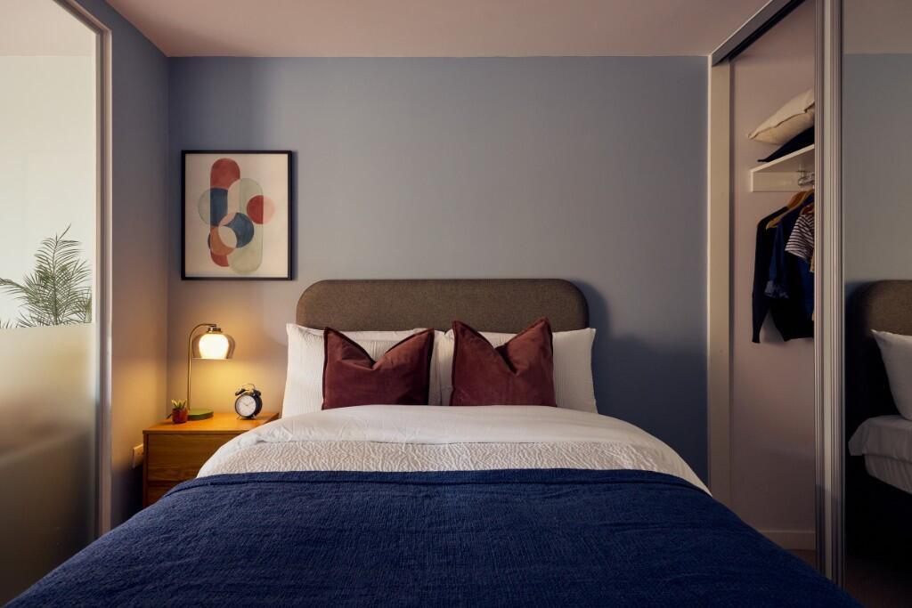 Studio apartment at Chapel Wharf - Image 3