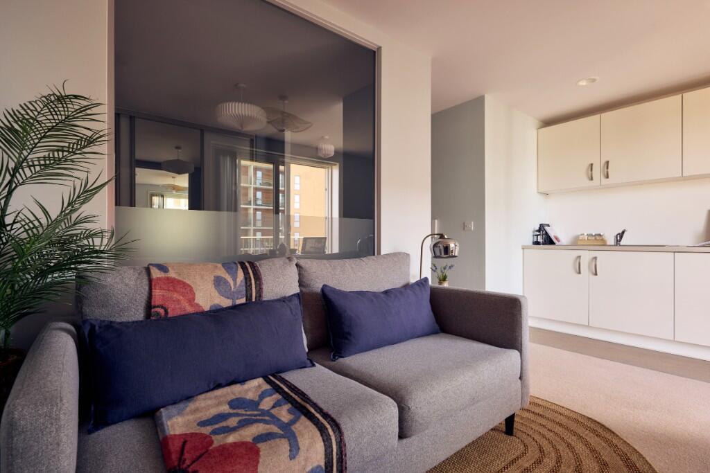 Studio apartment at Chapel Wharf - Image 20