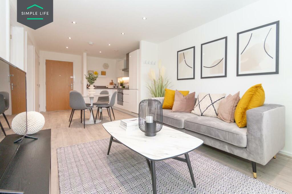 1 bedroom apartment at Empyrean - Image 9