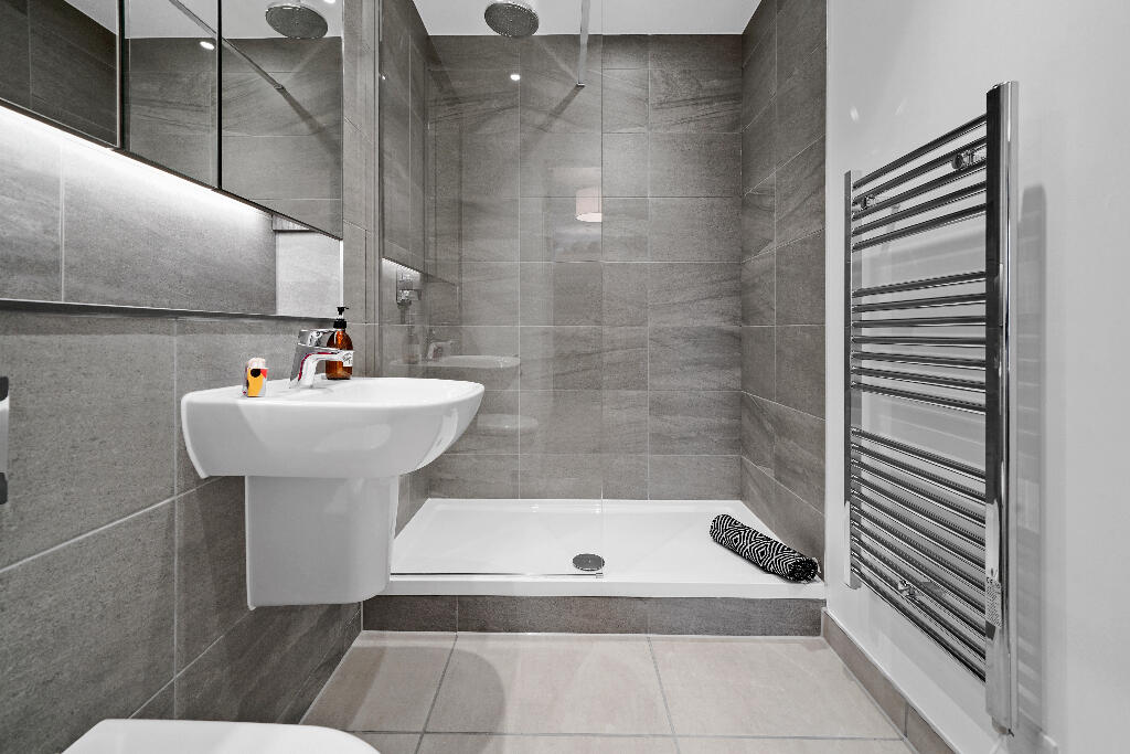 2 bedroom apartment at New Maker Yards - Image 27