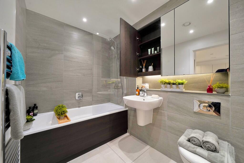 1 bedroom apartment at New Maker Yards - Image 17