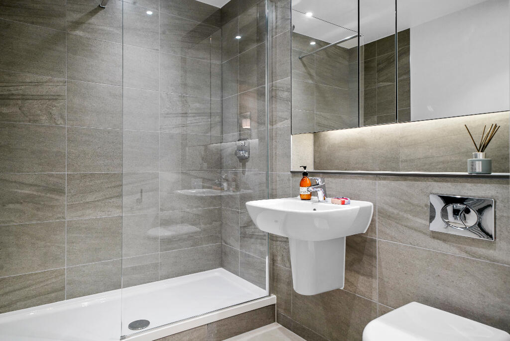 3 bedroom apartment at New Maker Yards - Image 8