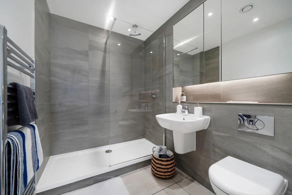 3 bedroom apartment at New Maker Yards - Image 29