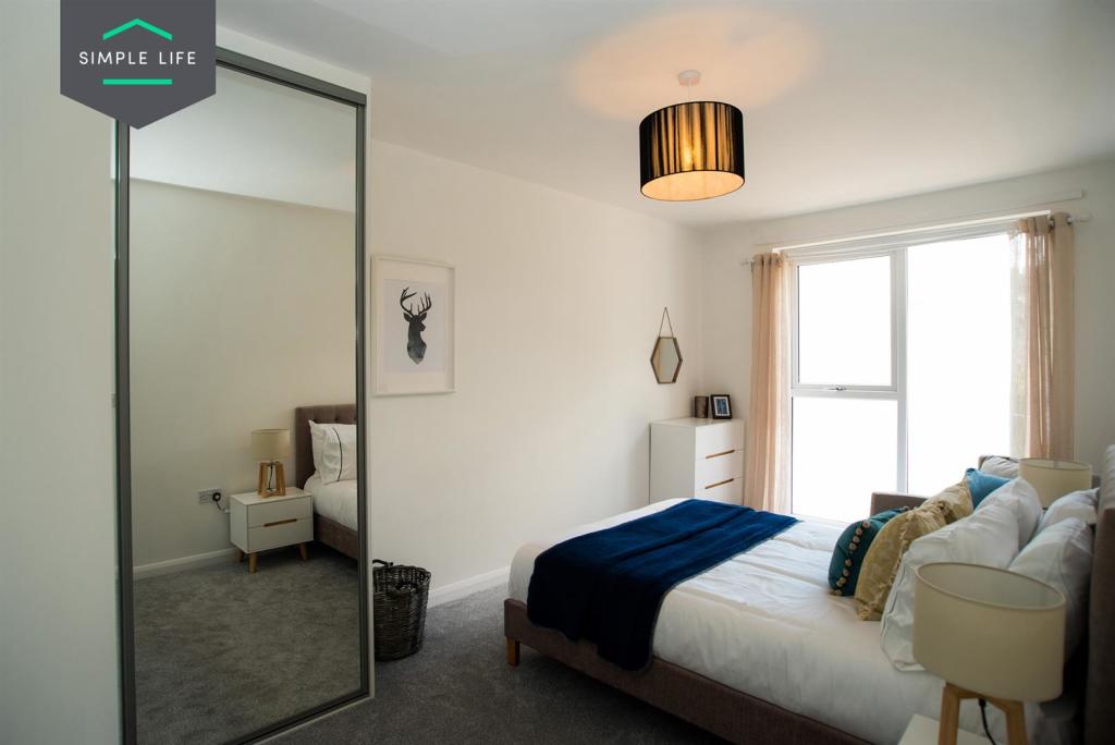 2 bedroom apartment at Park Grange House - Image 4
