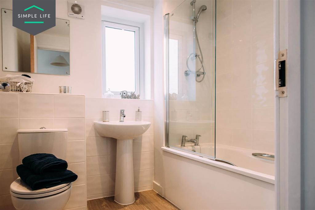 3 bedroom house at Prince's Gardens - Image 12