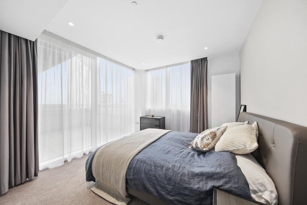 3 bedroom apartment at Elephant Central - Image 3