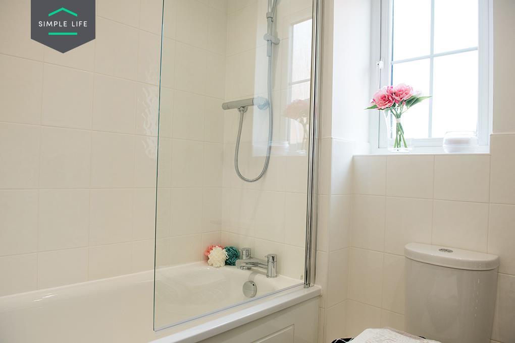 2 bedroom house at Canalside - Image 7