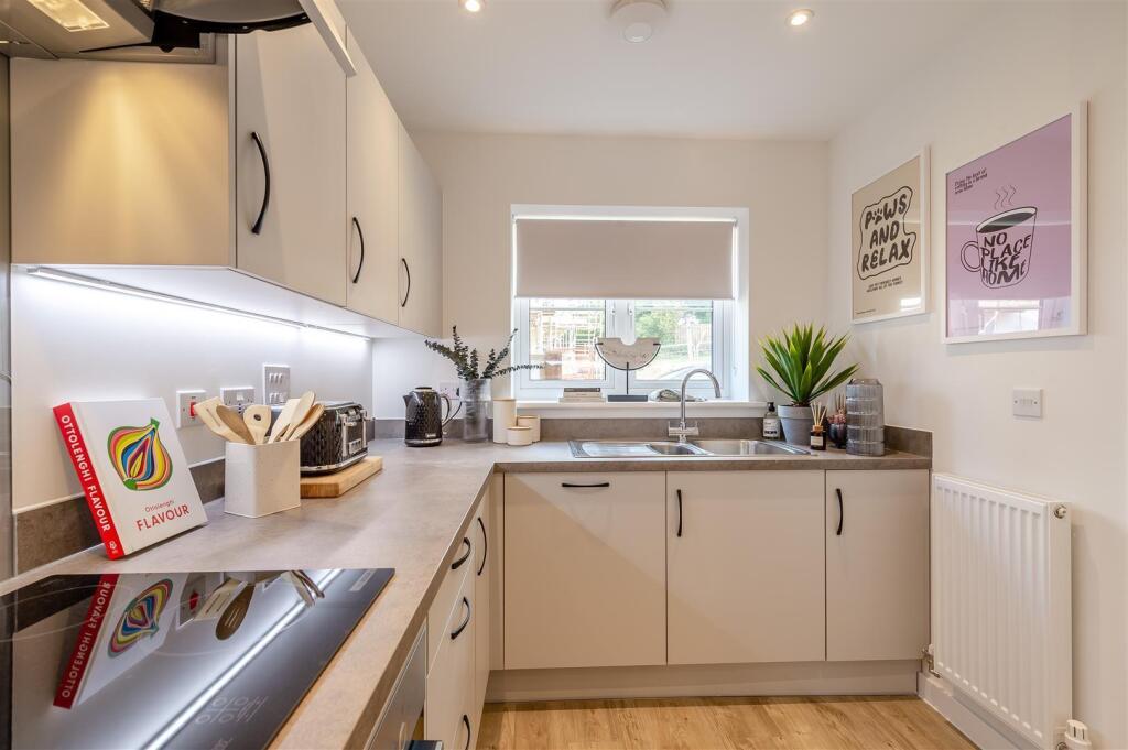 2 bedroom house at Ashdown House - Image 14