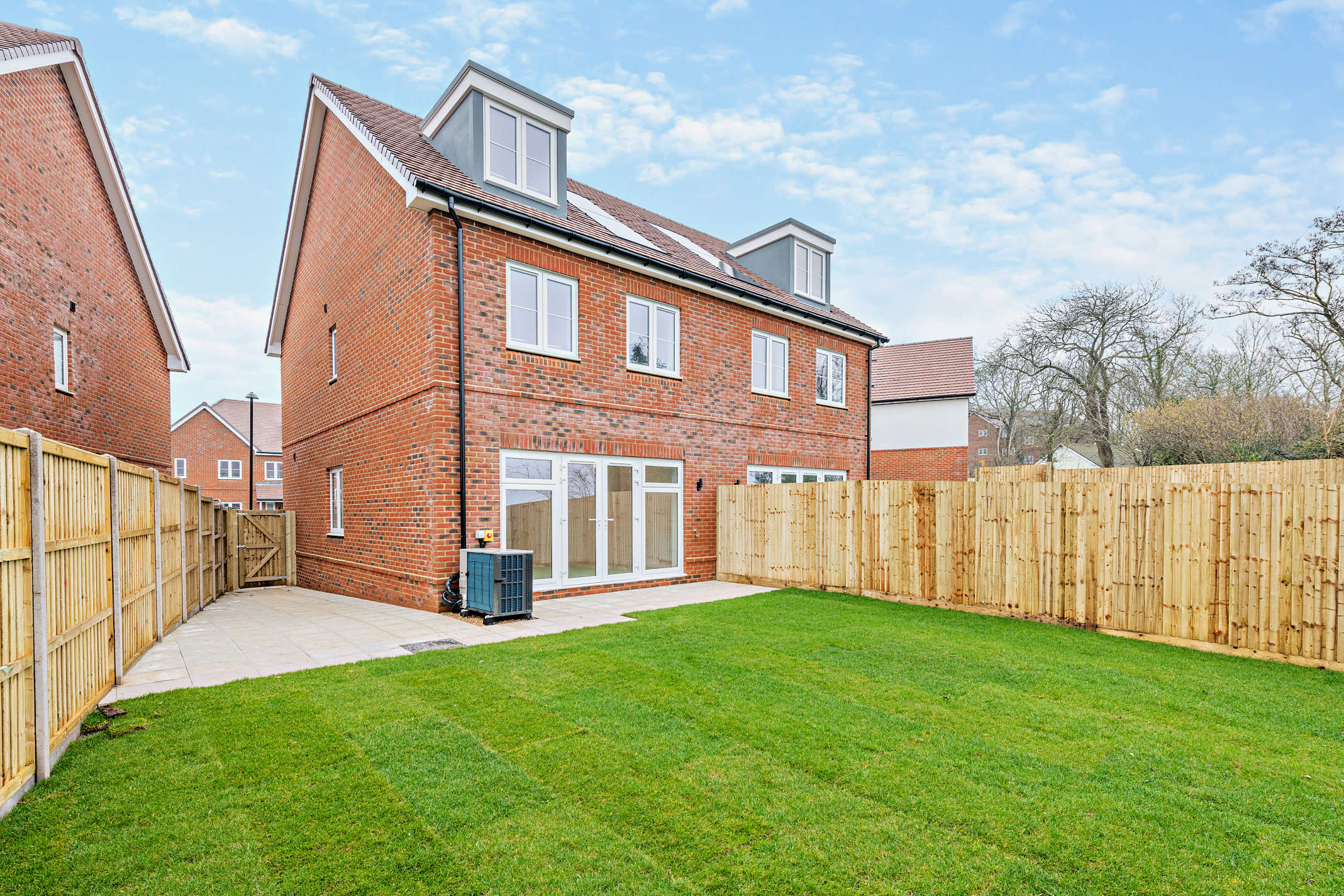 4 bedroom house at Ashdown House - Image 2