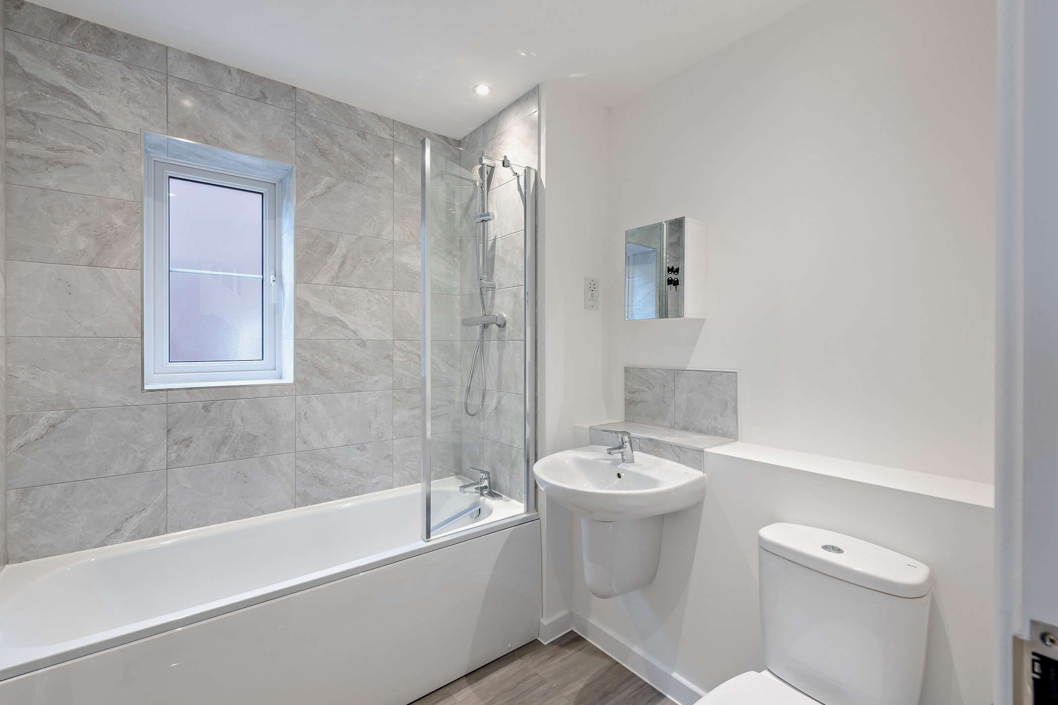 4 bedroom house at Ashdown House - Image 15