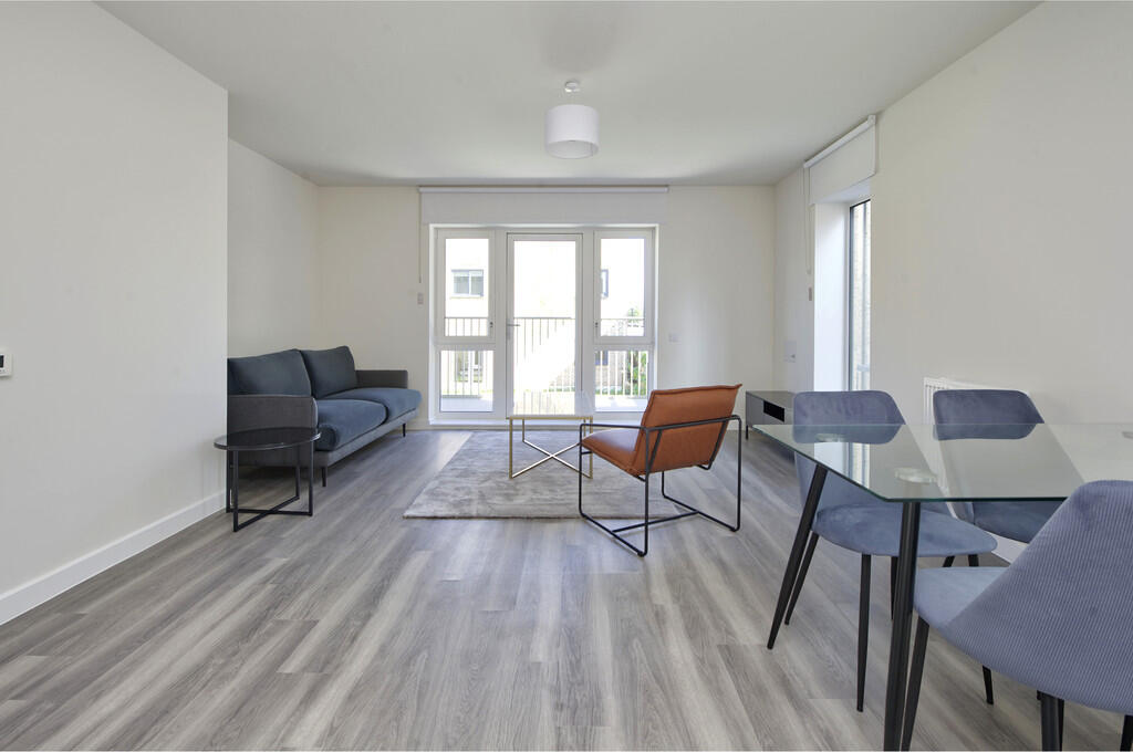 2 bedroom apartment at Springfield Parkside - Image 3