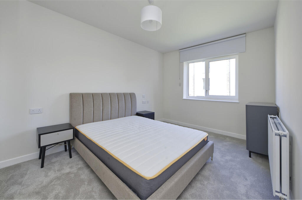 2 bedroom apartment at Springfield Parkside - Image 9