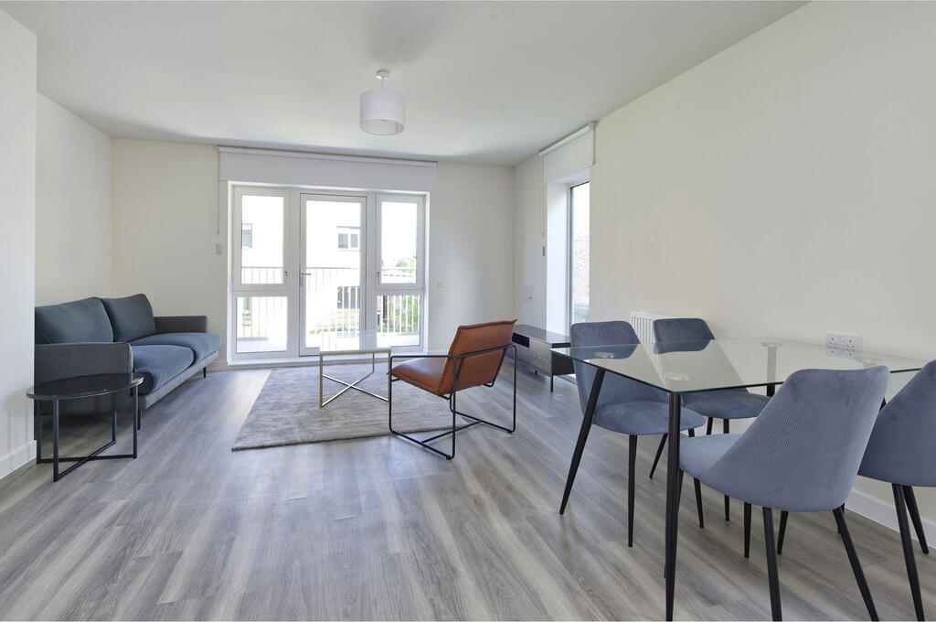 2 bedroom apartment at Springfield Parkside - Image 14
