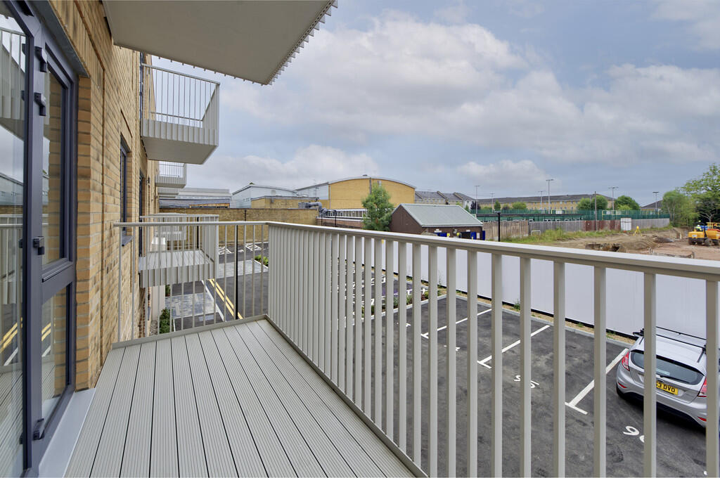 2 bedroom apartment at Springfield Parkside - Image 2
