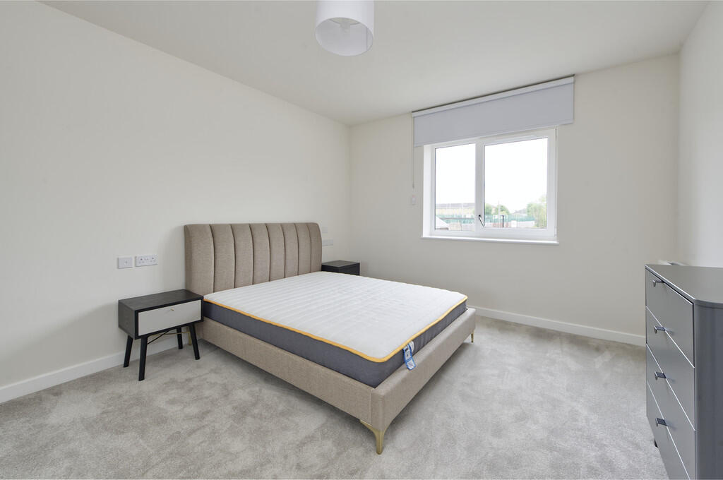 2 bedroom apartment at Springfield Parkside - Image 6