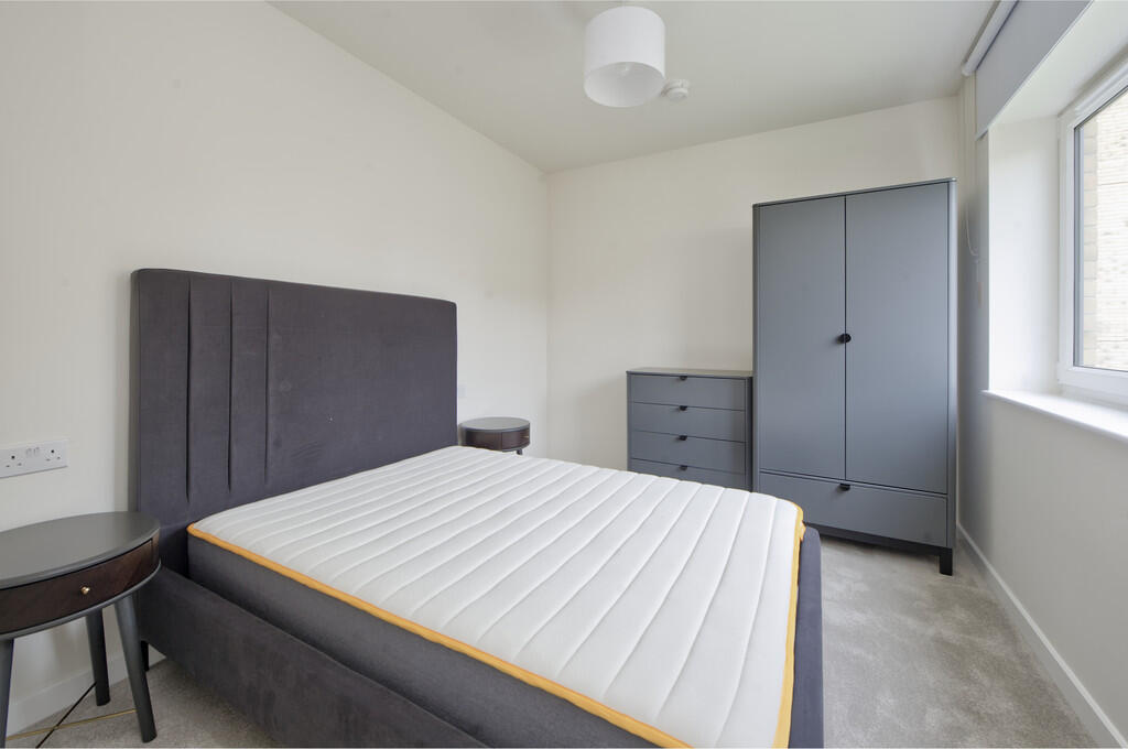 2 bedroom apartment at Springfield Parkside - Image 14