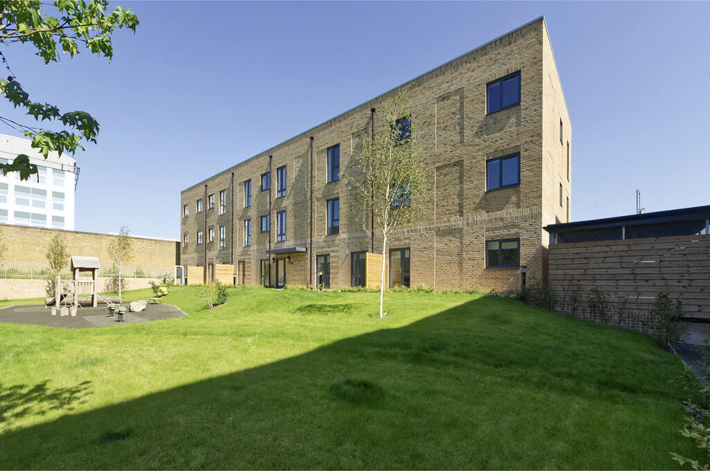 2 bedroom apartment at Springfield Parkside - Image 17