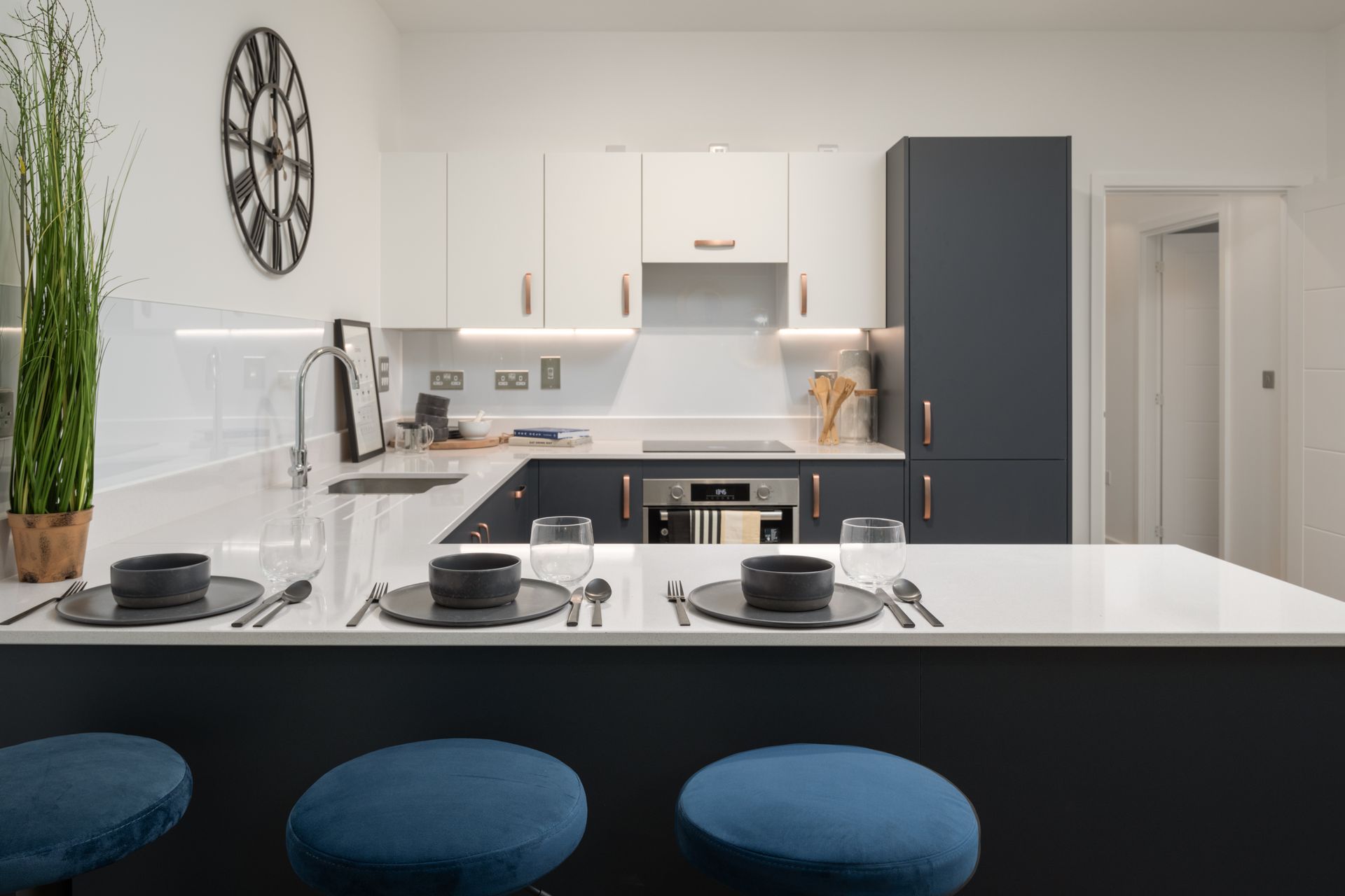 2 bedroom apartment at Walton Court - Image 10