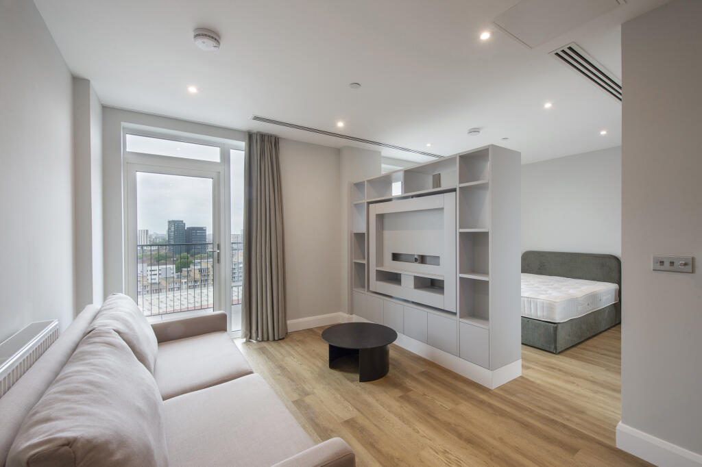 2 bedroom apartment at The Lark - Image 16