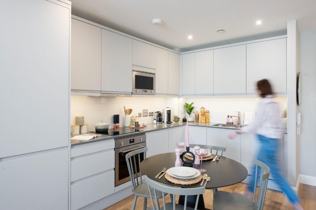 2 bedroom apartment at The Lark - Image 4