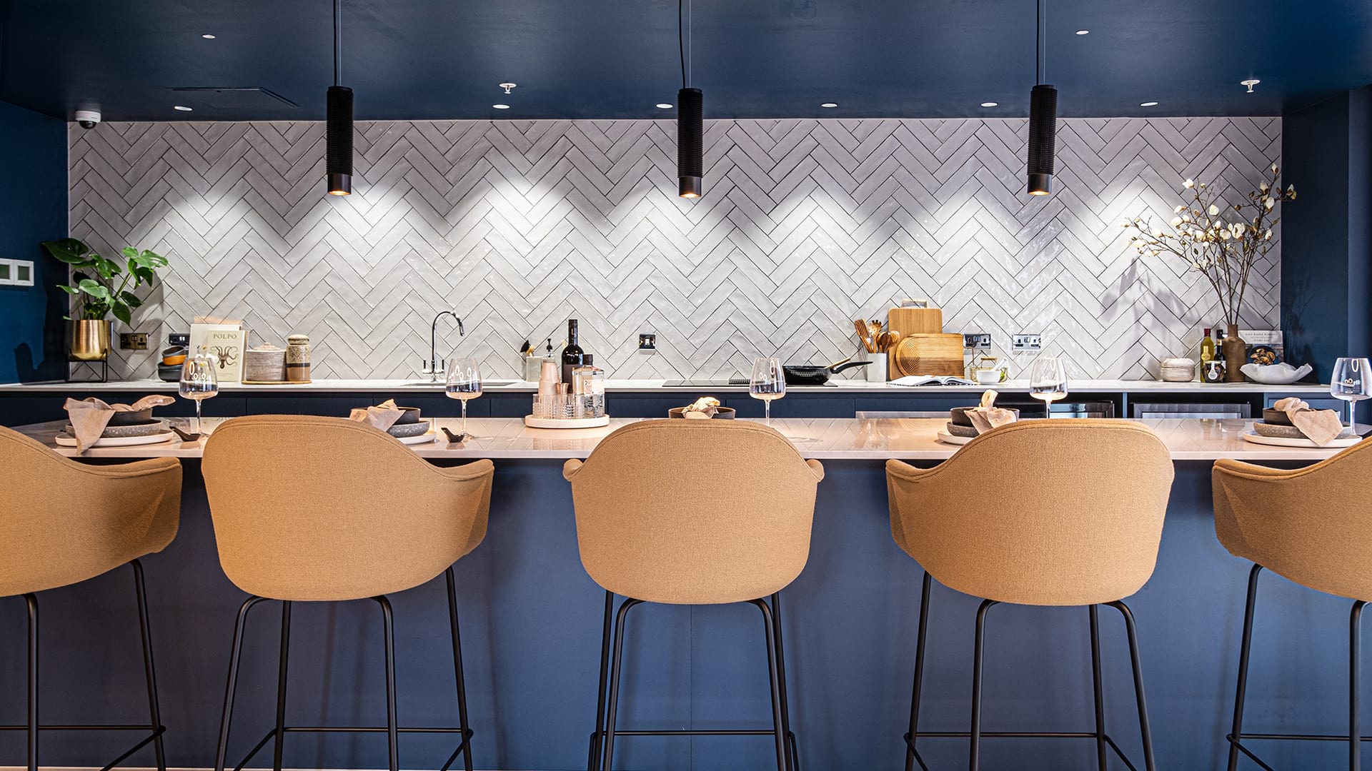 2 bedroom apartment at Cortland Cassiobury - Image 15