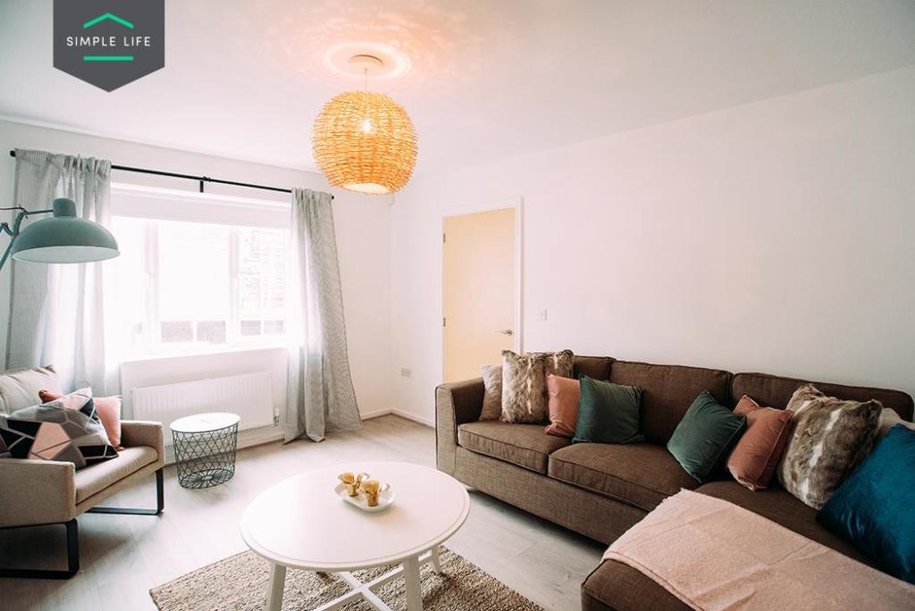 4 bedroom house at Wards Keep - Image 2