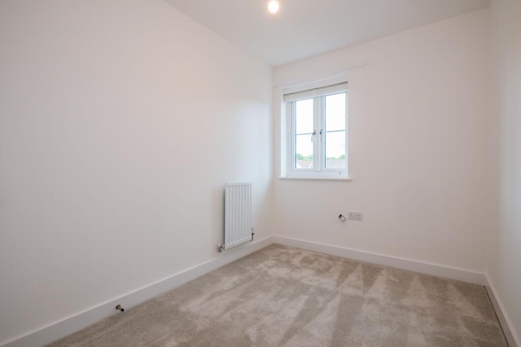 3 bedroom house at Stanton Cross - Image 6