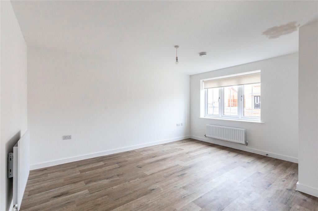 3 bedroom house at Stanton Cross - Image 15