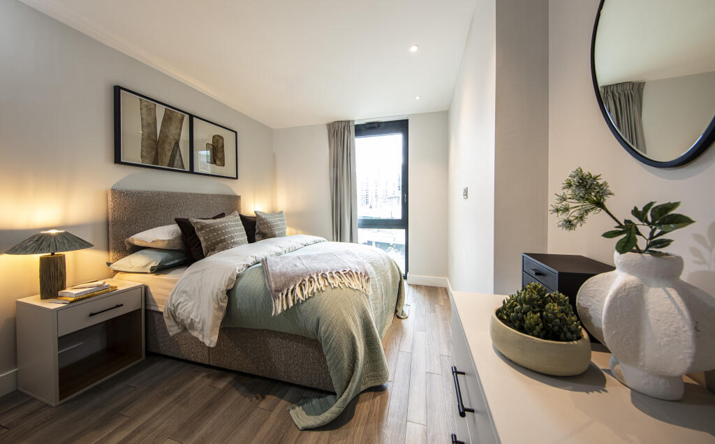 1 bedroom apartment at Alameda