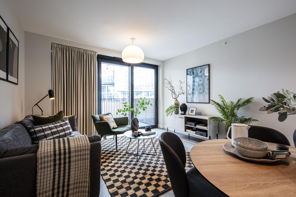 2 bedroom apartment at Alameda - Image 21