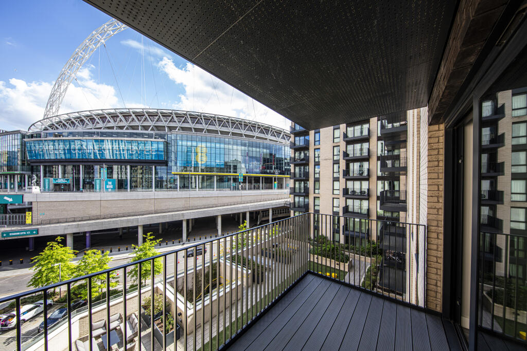 1 bedroom apartment at Alameda - Image 3