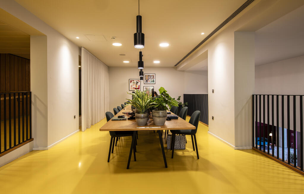 2 bedroom apartment at Alameda - Image 14